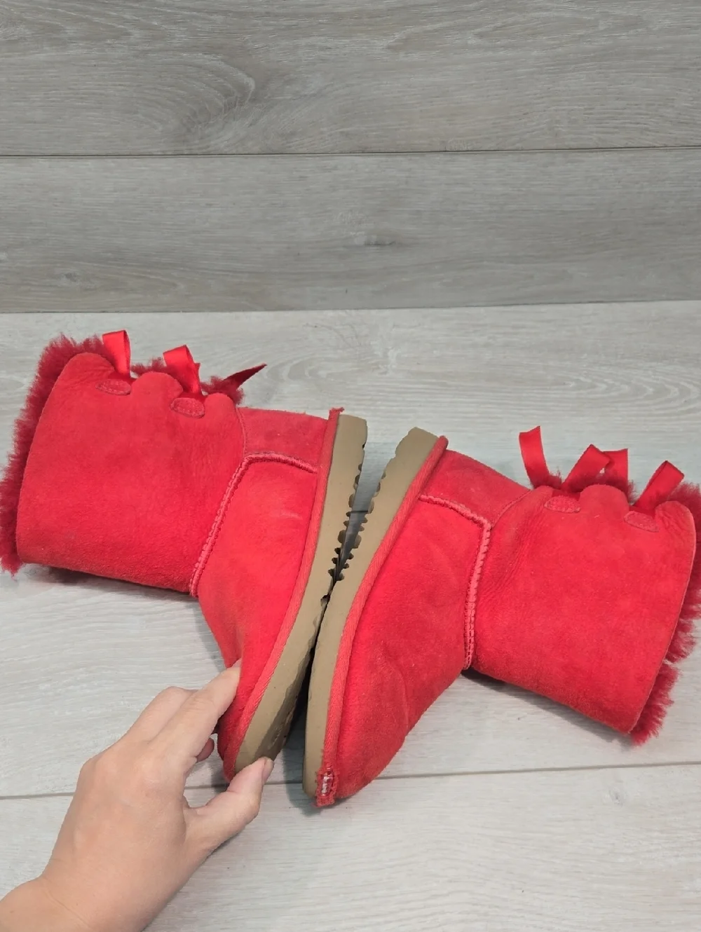 UGG Australia Big Girl Kids Red Suede Bow Back Shearling Boots Shoes Sz 2